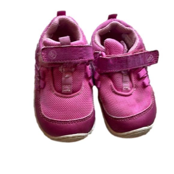 𝅺STRIDE rite size 5 girls shoes as is! - Picture 1 of 4
